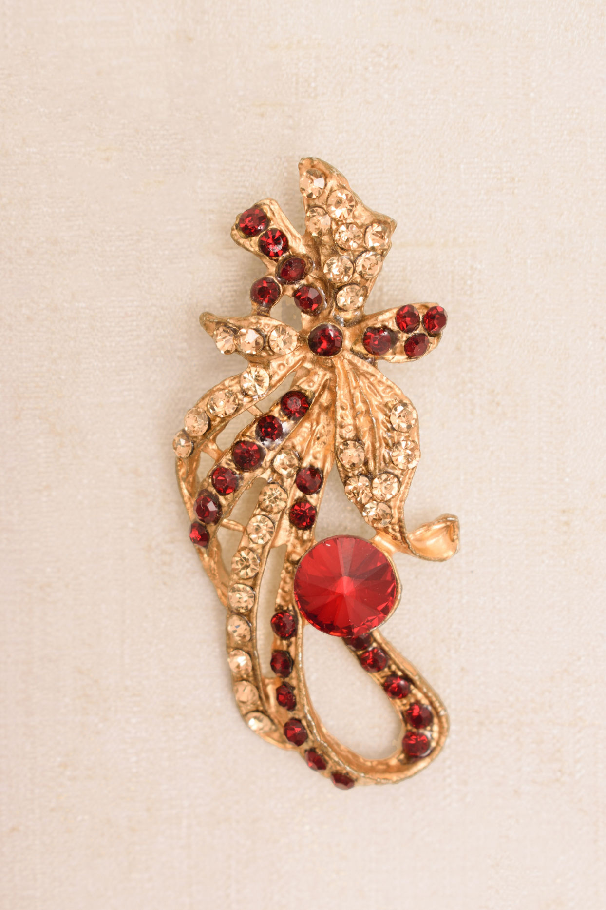 Ruby Red Stone Embedded Floral Brooch image number 1